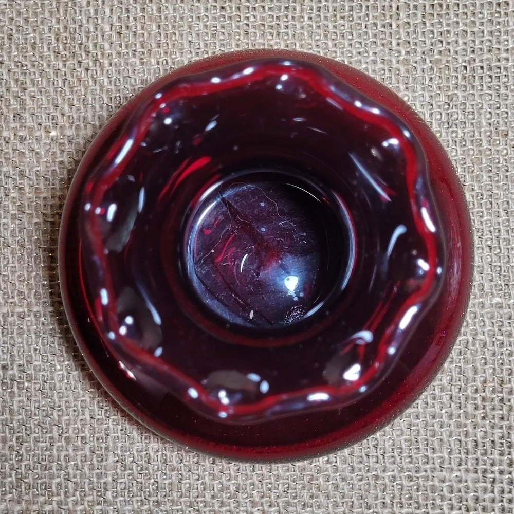2 Vintage Anchor Hocking Small Ruffled Edge Vase Ruby Red & Emerald Forest Green
